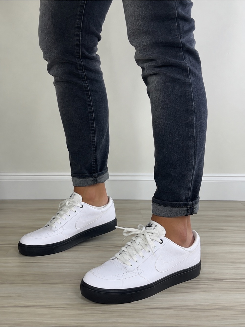 Nike SB Zoom Stefan Janoski Premium in White and Black